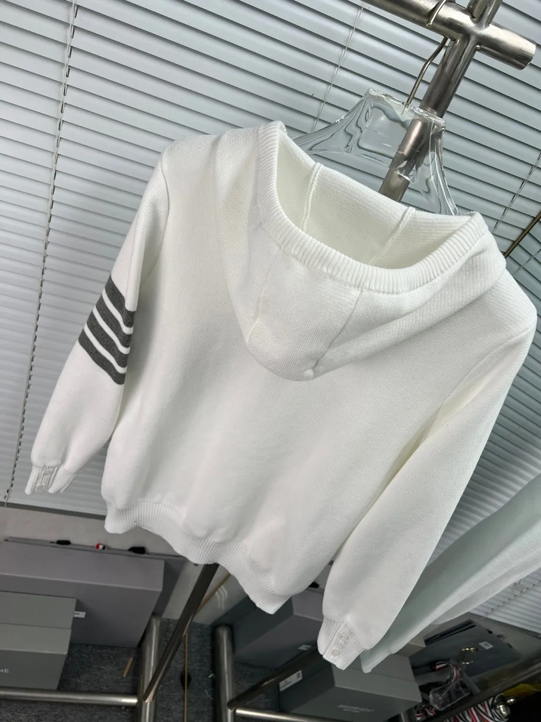 ：P-tb ：White Gray ：15 ：15% 20% 30% 35% S： 66 118 70 M： 67 120 71 L： 68 122 72